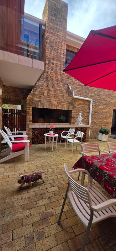 5 Bedroom Property for Sale in Glentana Western Cape